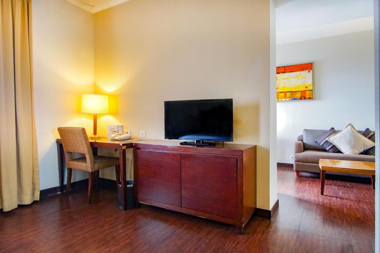 แอสตัน มารีน่า อังกอล โฮเต็ล แอนด์ เรสซิเดนซ์ Hotel จาการ์ตา ภายนอก รูปภาพ